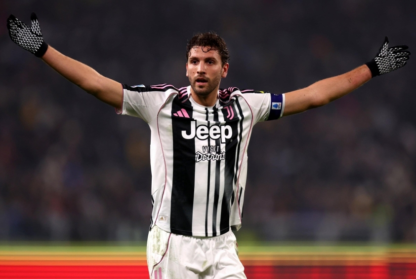 locatelli-cung-lot-vao-tam-ngam-cua-mu-trong-cuoc-dai-cach-mang-o-tuyen-giua-sau-mua-giai-nay