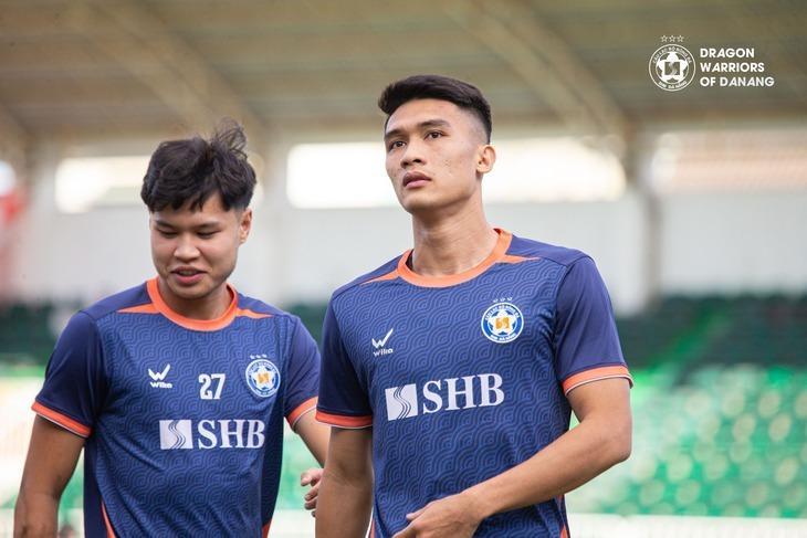 Lộ diện đội xuống hạng đầu tiên ở V-League 2025/26? 793624