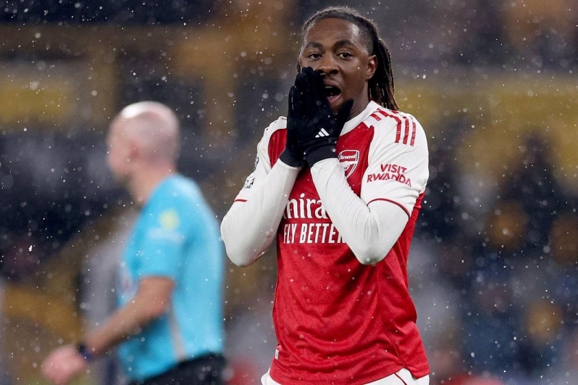 Tiền đạo vĩ đại nhất Ngoại hạng Anh dự đoán gây sốc về Arsenal 796516