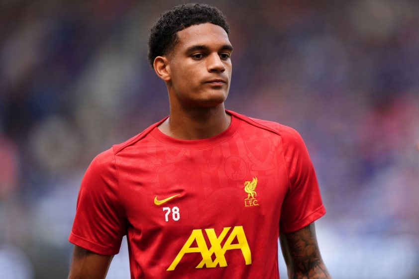 Chi 60 triệu euro, Liverpool muốn đưa 'bản sao Van Dijk' về lại Anfield 801349