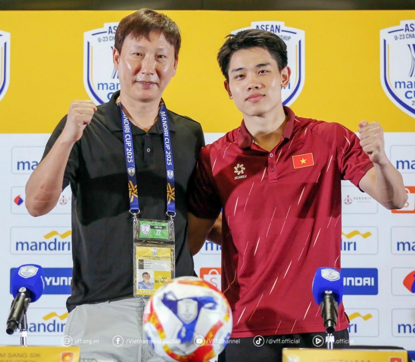 Đình Bắc 'bắn tín hiệu' cực vui cho HLV Kim Sang-sik 817037