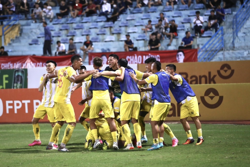 Trực tiếp CAHN 0-3 Thanh Hóa: 2 bàn trong 1 phút! 337813