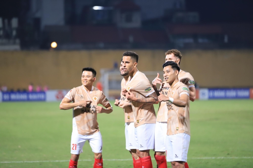 Trực tiếp CAHN 2-0 Hà Nội: Tân binh tỏa sáng! 351299Trực tiếp CAHN 2-0 Hà Nội: Tân binh tỏa sáng! 351299