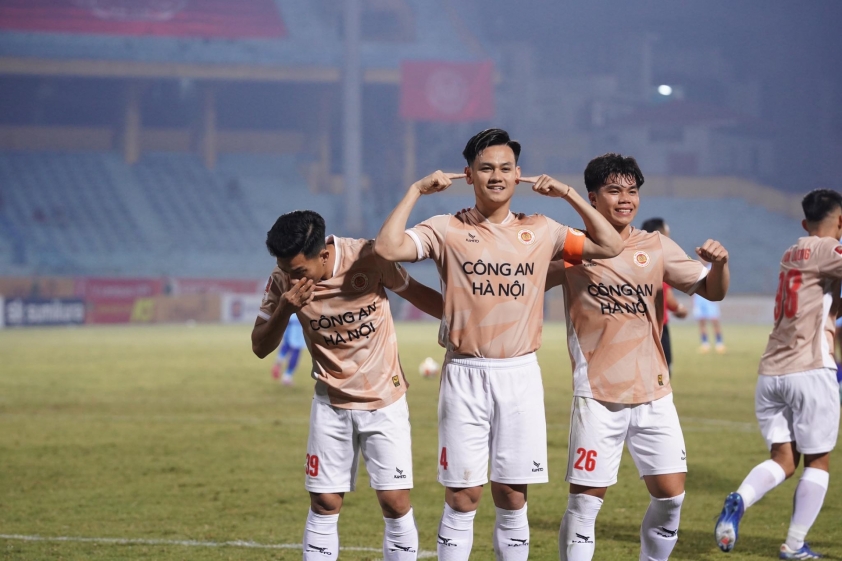 Trực tiếp CAHN 3-0 Bình Dương: Dấu chấm hết! 379729