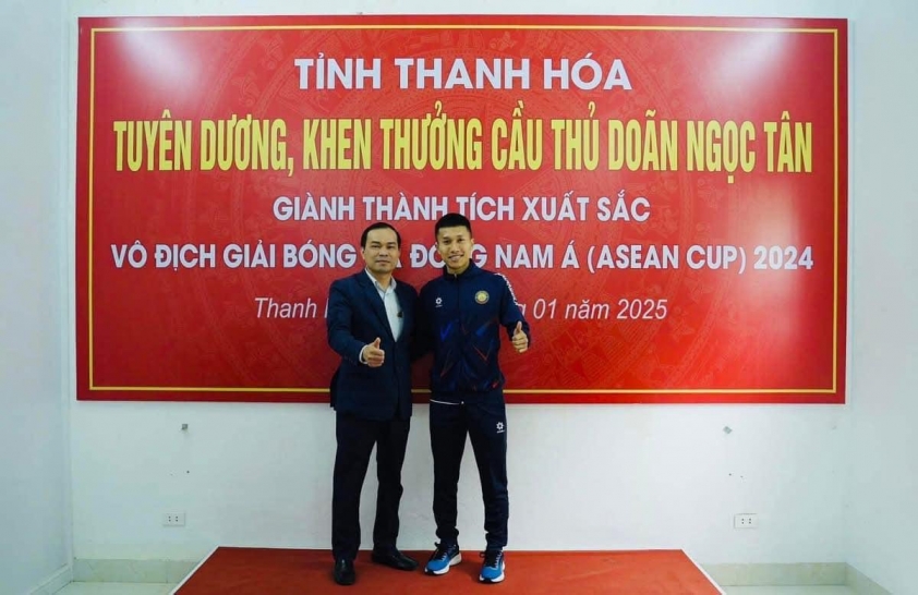 Doãn Ngọc Tân lần đầu được mừng công vô địch AFF Cup  581181