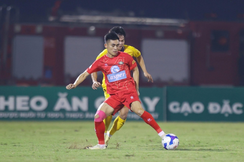 1 cầu thủ bị cấm thi đấu ngày V-League trở lại 582752