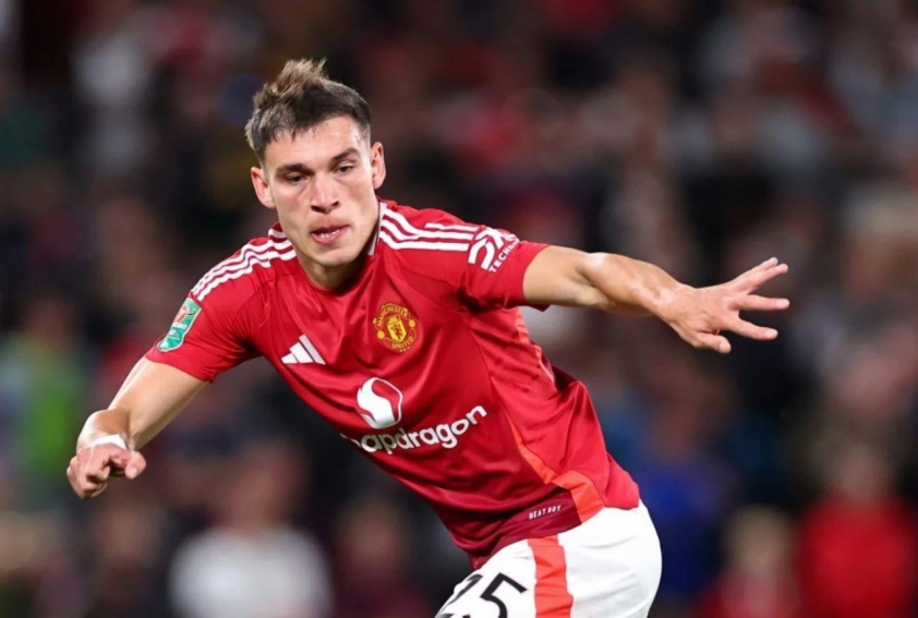 Chuyển nhượng 9/1: MU sắp mất 2 tiền vệ, Balotelli tái xuất 775526