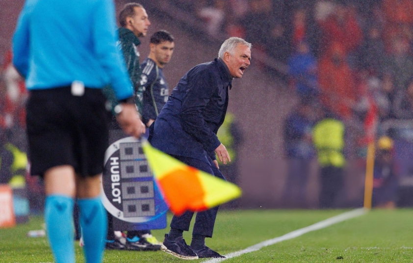 Jose Mourinho – Khi dấu ấn chiến thuật vẫn lên tiếng giữa hoài nghi 786868