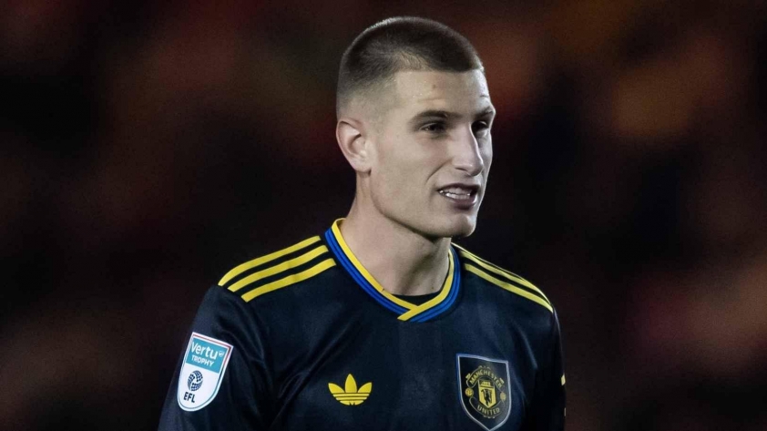 Chuyển nhượng MU 1/2: MU tiễn trung vệ Anh, Rashford trở về Old Trafford 9 Manchester United biến động mạnh: Zirkzee quyết tâm trụ lại, Carrick muốn gọi Rashford về, không mua Cole Palmer 788132