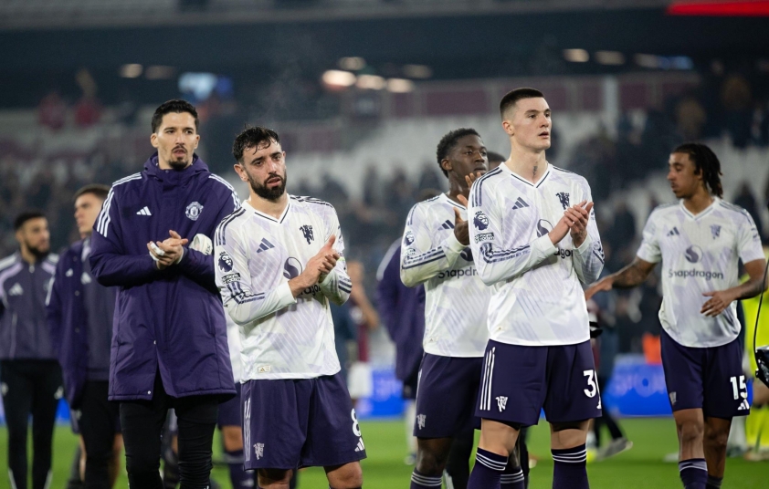 Benjamin Sesko hé lộ bí quyết giúp Man United liên tiếp ghi bàn muộn dưới thời Michael Carrick