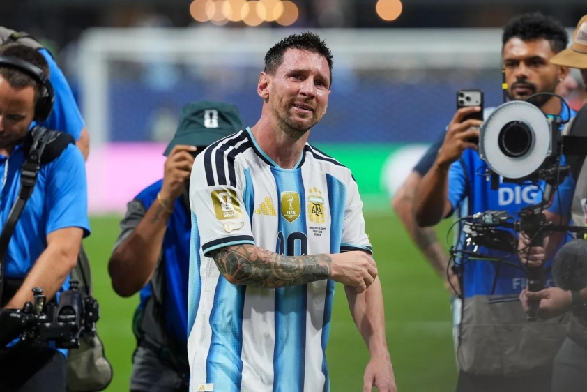 lionel-messi-argentina-reacts-final-1093857852