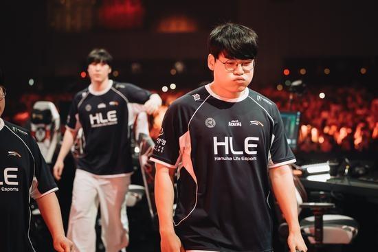T1 bất ngờ chiếm ngôi đầu LCK 2026 sau cú sảy chân của HLE 878069