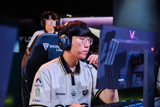 lck-2-1787644591834-17876445920831791551278