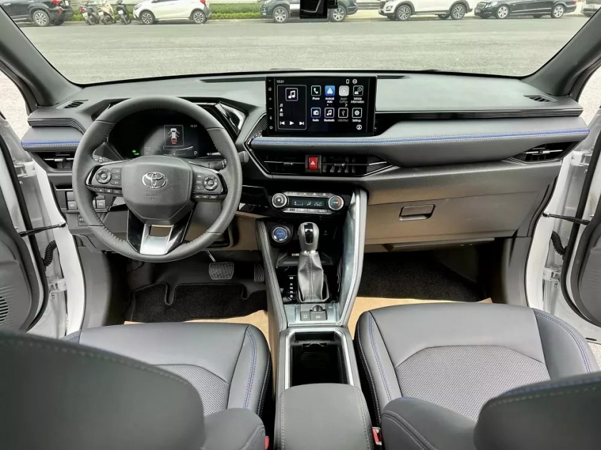 Toyota Yaris Cross ưu đãi kỷ lục gần 100 triệu đồng, quyết đấu Seltos, VF 6 350142
