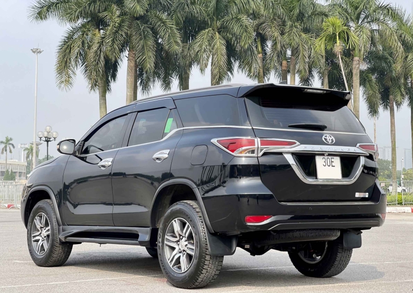 Lăn bánh 6 năm, giá chào bán của Toyota Fortuner cũ chỉ còn ngang Ford Territory ‘đập hộp’ 354566