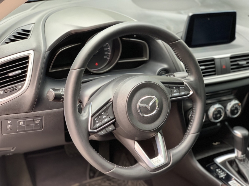 Lăn bánh 5 năm, Mazda3 cũ xuống giá chỉ còn ngang Toyota Vios 365827