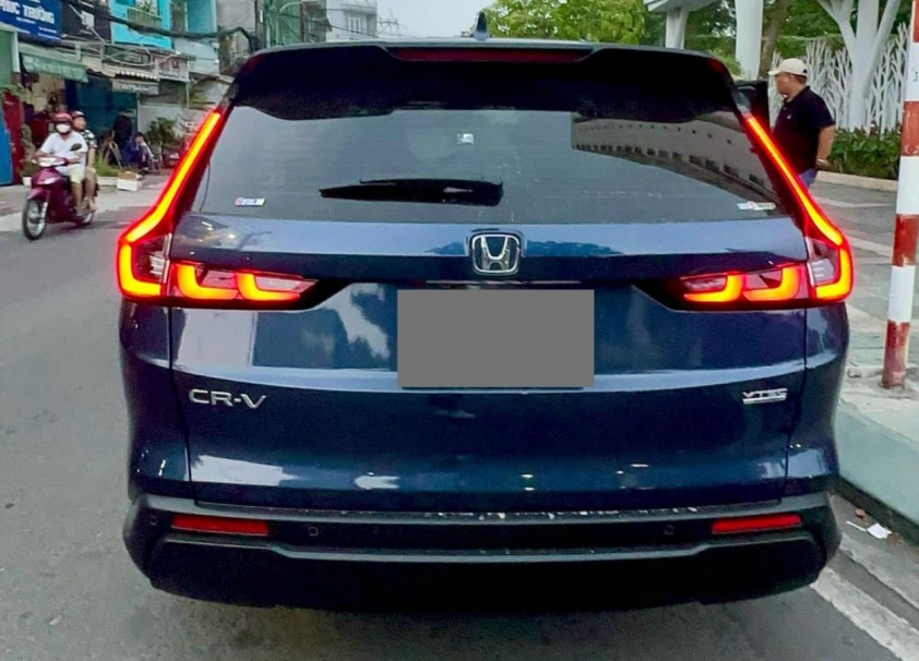 Lăn bánh vỏn vẹn chưa đầy 50 km, Honda CR-V 2024 đầu tiên lên sàn xe cũ với giá khó tin 372958