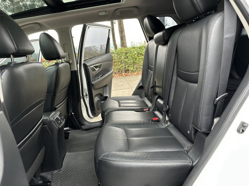 Nissan X-Trail lăn bánh 7 năm mất giá ngang một chiếc Hyundai Tucson 432490