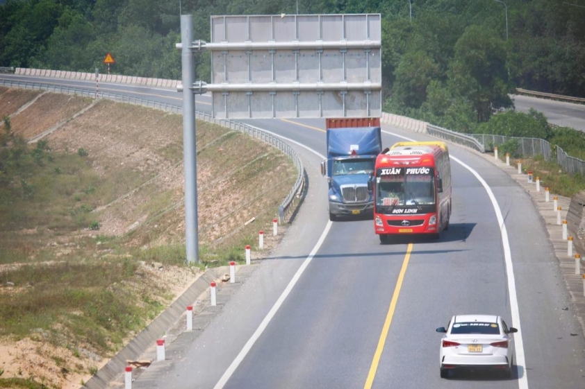 CHÍNH THỨC: Cấm xe cỡ lớn đi vào cao tốc Cam Lộ - La Sơn từ ngày 4/4 432765