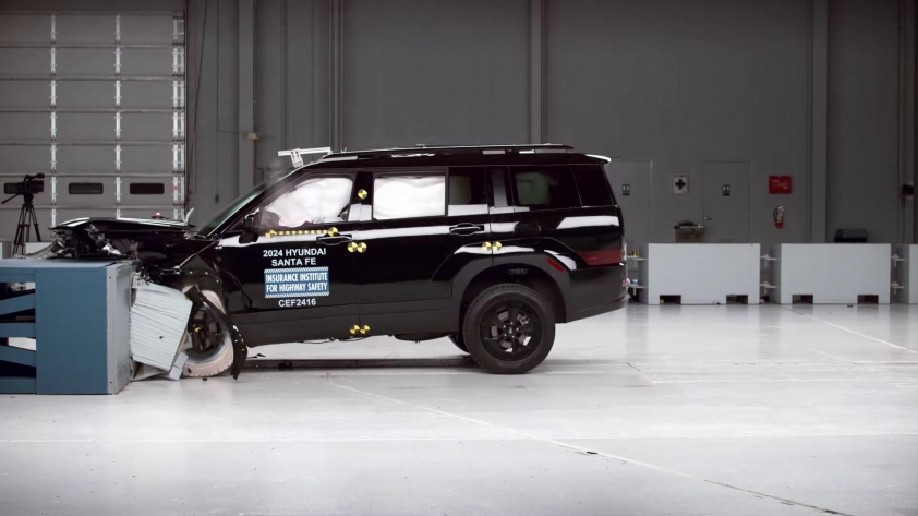 here-s-why-the-2024-hyundai-santa-fe-scored-marginal-in-the-moderate-overlap-crash-test_5