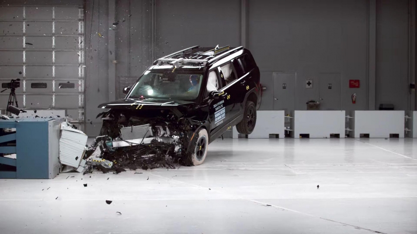 here-s-why-the-2024-hyundai-santa-fe-scored-marginal-in-the-moderate-overlap-crash-test_7