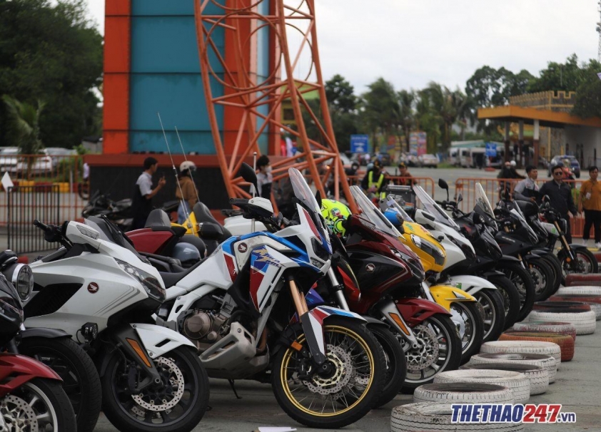 Chiêm ngưỡng dàn xe ‘đọ dáng’ tại ngày khai màn Giải đua Mô tô Việt Nam VMRC 2024 489440
