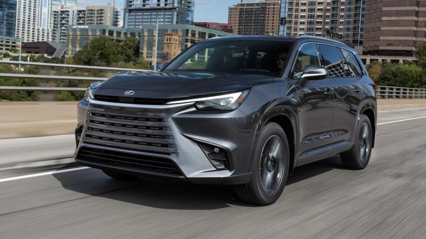 Thương hiệu xe sang Lexus xô đổ kỷ lục doanh số tồn tại suốt 35 năm 492397