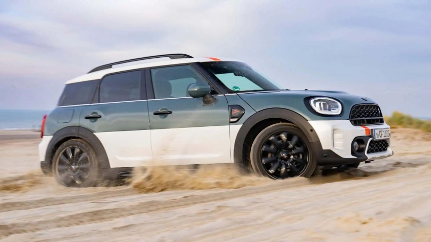 mini-cooper-s-countryman-all4-uncharted-edition_result