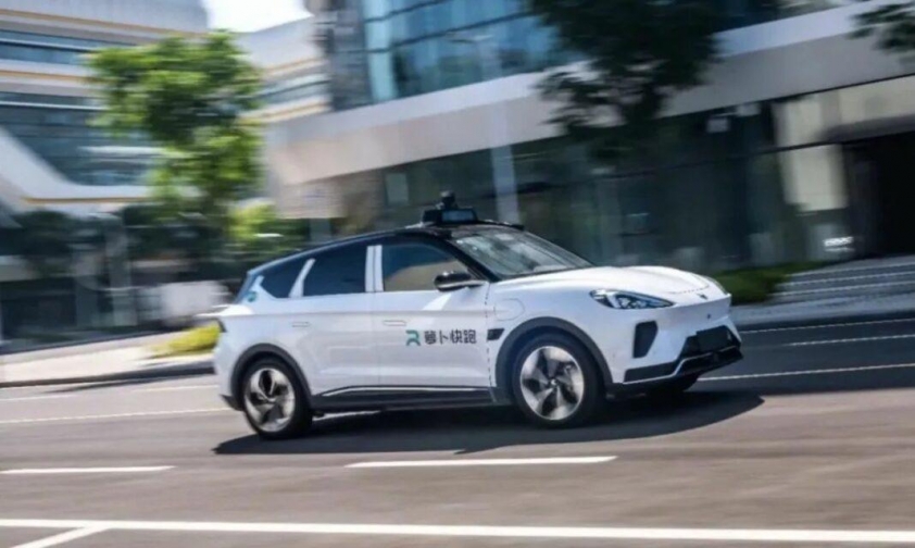Taxi điện tự lái châm ngòi tranh cãi nảy lửa tại Trung Quốc 500534