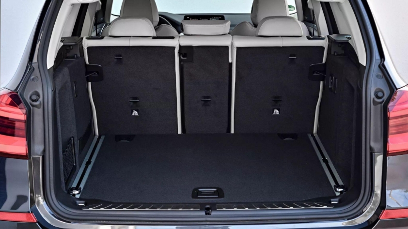2018-BMW-X3-trunk-2048x1151_result