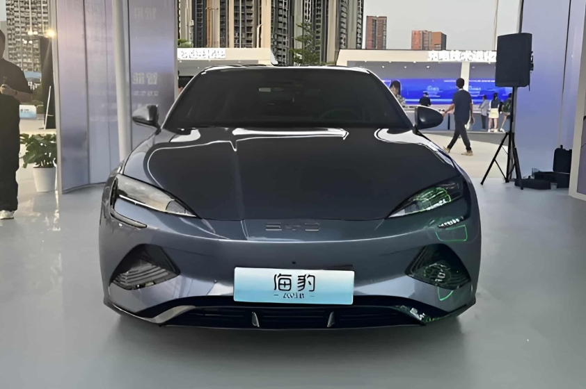 BYD Seal 2025 ra mắt: Nâng cấp ADAS, giá quy đổi chỉ từ 616 triệu đồng 510569