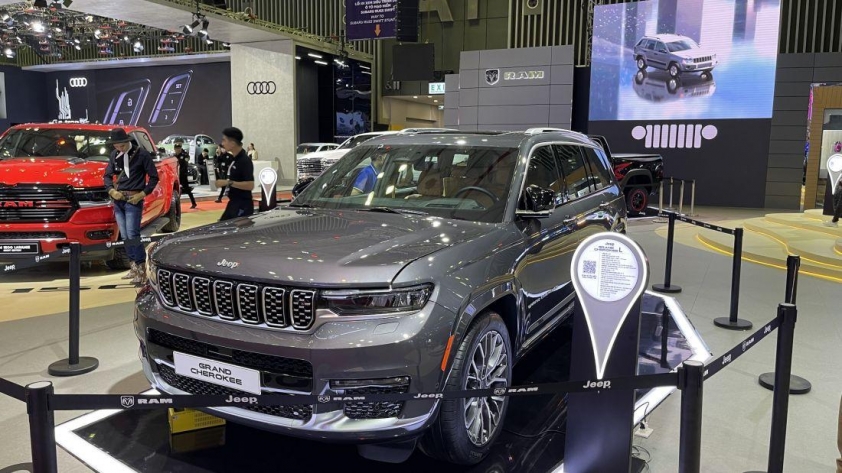 Jeep-Grand-Cherokee-L-1