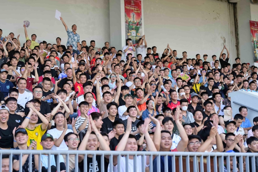 Từ trào lưu AI đến những sân cỏ của Bia Saigon Dragon Cup 2025: Tiếng “DZÔ” gắn kết hàng nghìn fan bóng đá 680474