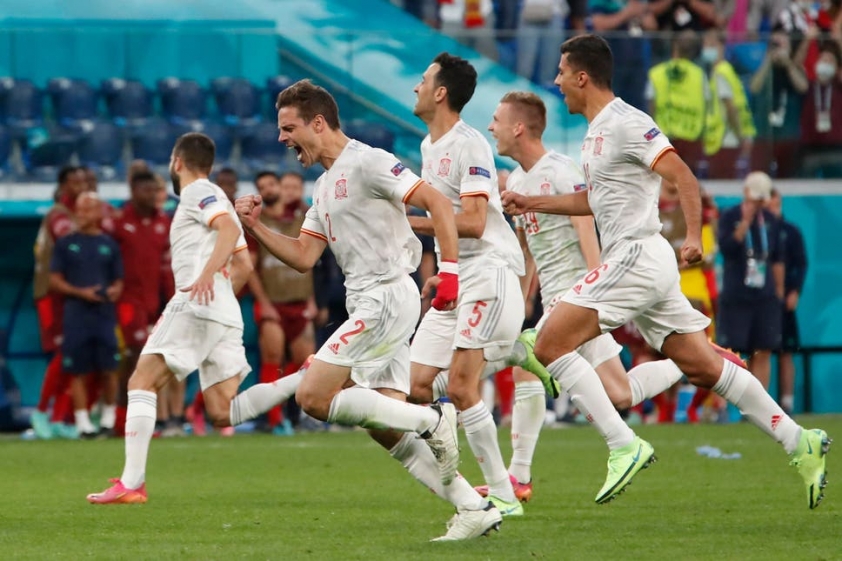 2021-07-02T185214Z_1224790100_UP1EH721GEZZZ_RTRMADP_3_SOCCER-EURO-SWI-ESP-REPORT