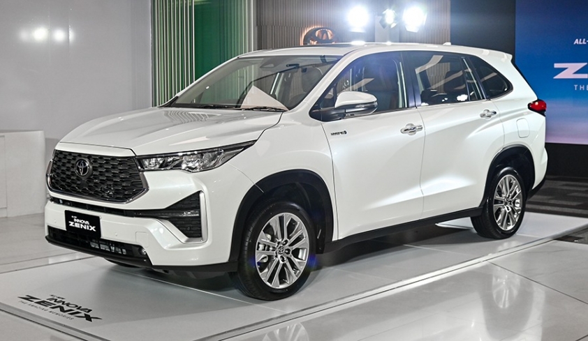 toyota-innova-zenix-exterior-01
