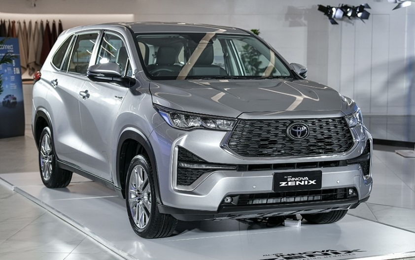 toyota-innova-zenix-exterior-03