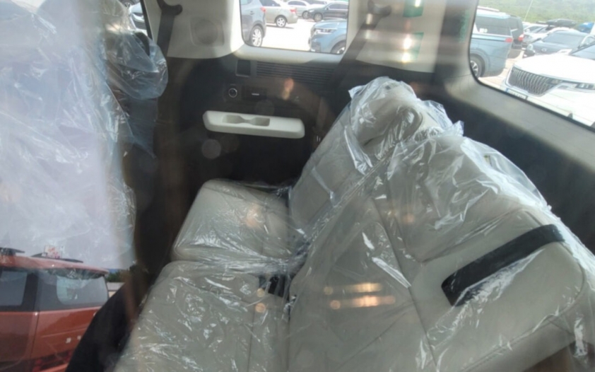 hyundai-santa-fe-large-scoop-18