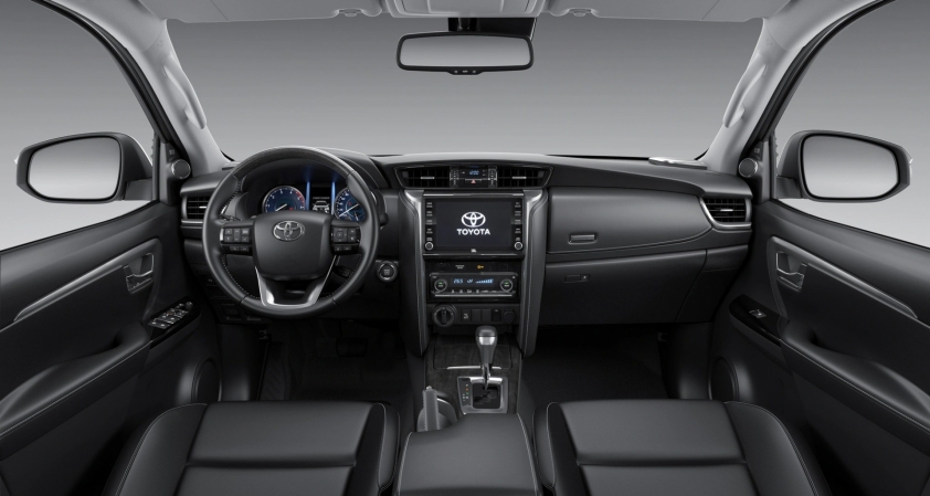 Toyota Fortuner giảm giá