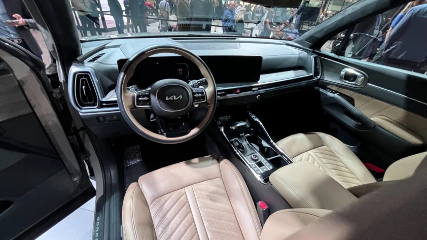 Kia Sorento 2024 ra mắt thị trường quốc tế, thêm bản X-Pro thể thao hơn 358218