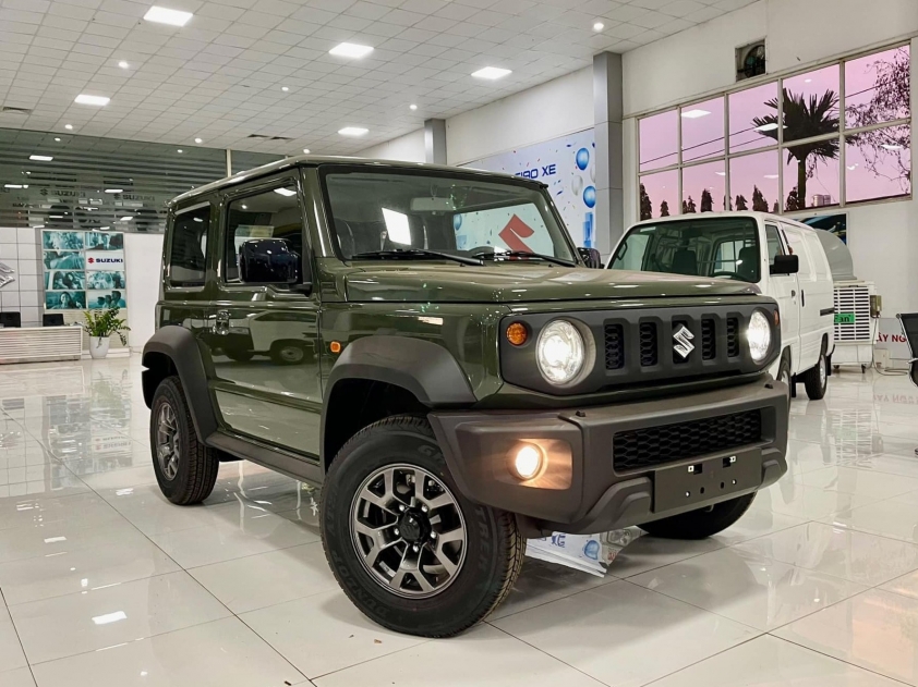 Cận cảnh Suzuki Jimny độ kiểu G 63 tại đại lý: Giá 999 triệu đồng, giao ngay trong tháng này