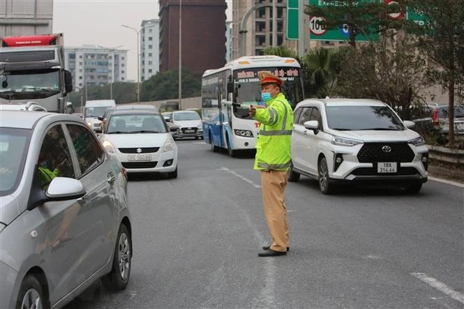 Lái xe về thành phố sau Tết cần chú ý những gì để đảm bảo an toàn, đỡ tắc đường? 405771