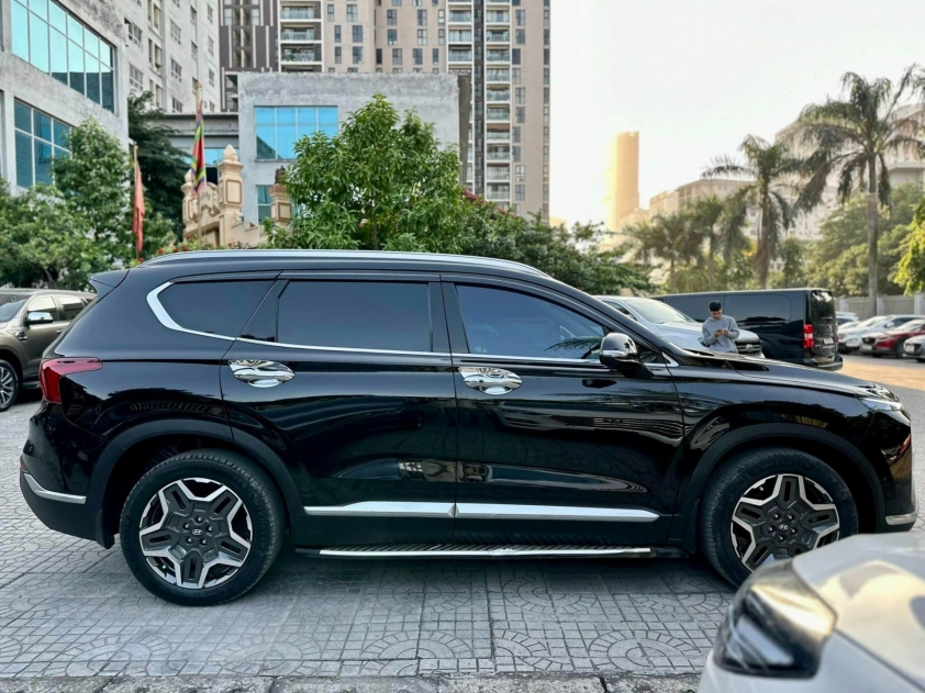 Hyundai Santa Fe 'lướt' lăn bánh 3 năm lên sàn xe cũ với mức giá khó tin 433939