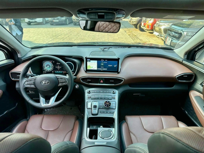 Hyundai Santa Fe 'lướt' lăn bánh 3 năm lên sàn xe cũ với mức giá khó tin 433942
