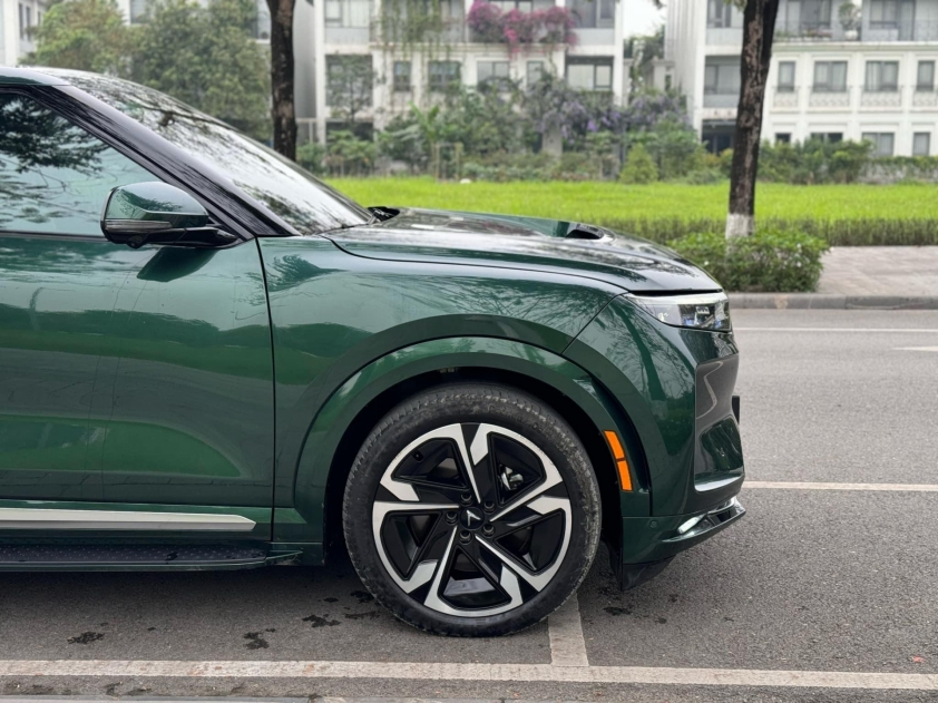 SUV điện VinFast VF 9 'lướt' xuống giá bao nhiêu chỉ sau 1 năm lăn bánh? 440802