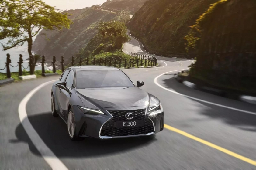 lexus-is-1