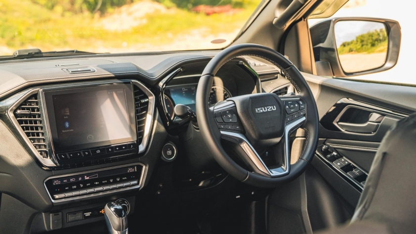 Bán tải Isuzu D-Max bổ sung thêm bản 'off-road đỉnh cao' cạnh tranh với Ford Ranger Raptor 503011