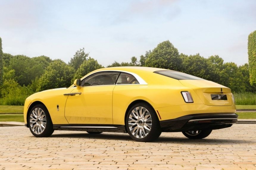 Rolls-Royce Spectre Semaphore - Phiên bản độc nhất với họa tiết trang trí 'không đụng hàng' 510459