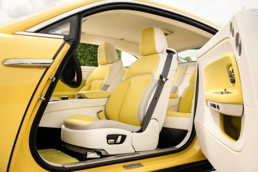 Rolls-Royce Spectre Semaphore - Phiên bản độc nhất với họa tiết trang trí 'không đụng hàng' 510460