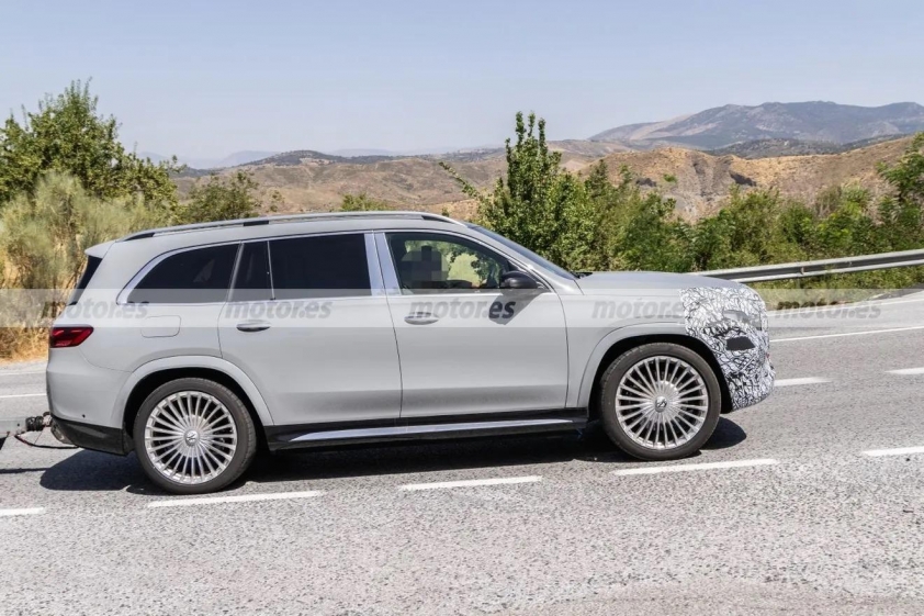 mercedes-maybach-gls-2026-spied-1