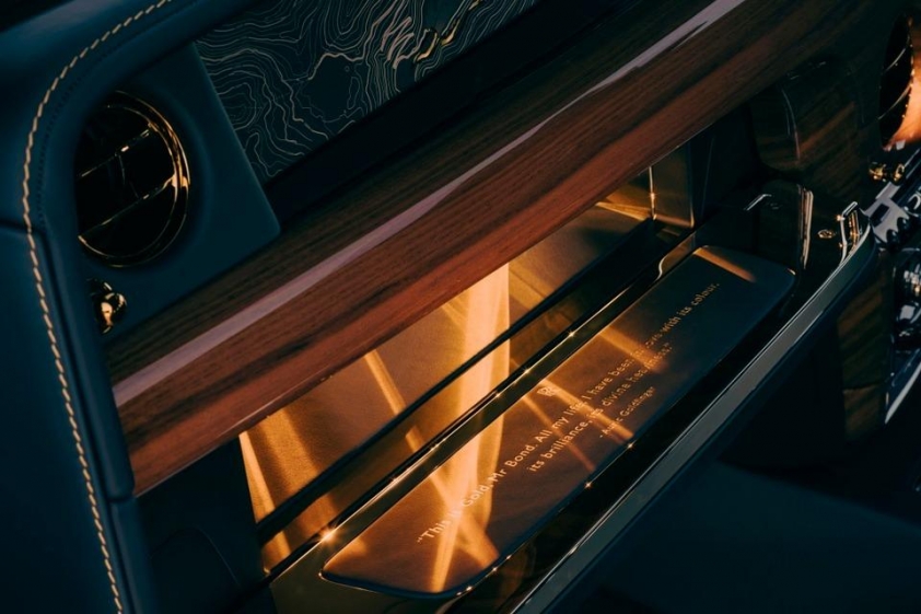 Chiêm ngưỡng Rolls-Royce Phantom Goldfinger 'độc bản' với nhiều chi tiết bằng vàng thật 548327